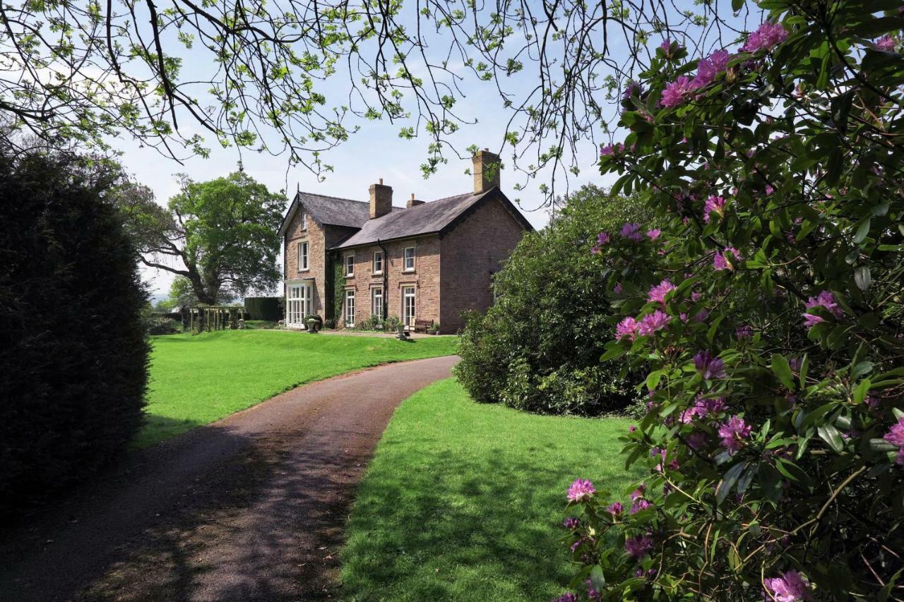 Bed and Breakfast The Grange Glasbury Екстер'єр фото