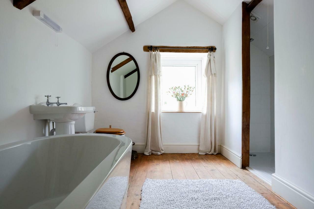 Bed and Breakfast The Grange Glasbury Екстер'єр фото